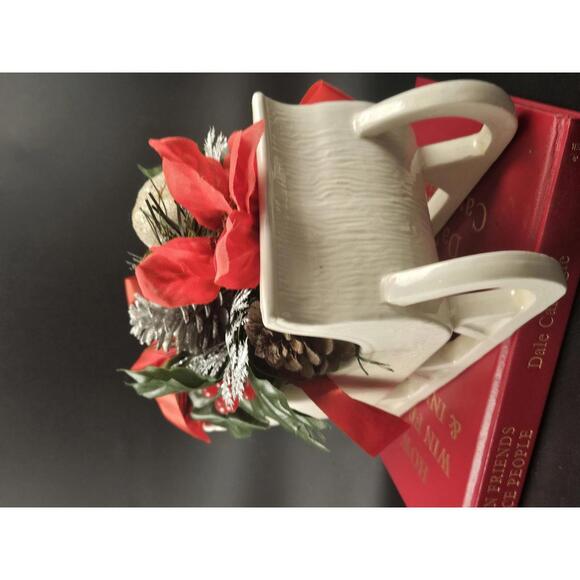 Vintage Ceramic Sleigh Christmas Centerpiece Ready To Display 7.5 In - Picture 8 of 12